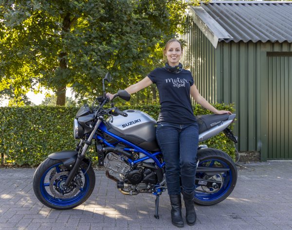 Iris Windmeijer - Suzuki SV650 - Fotocredits: Alexandra Heeremans