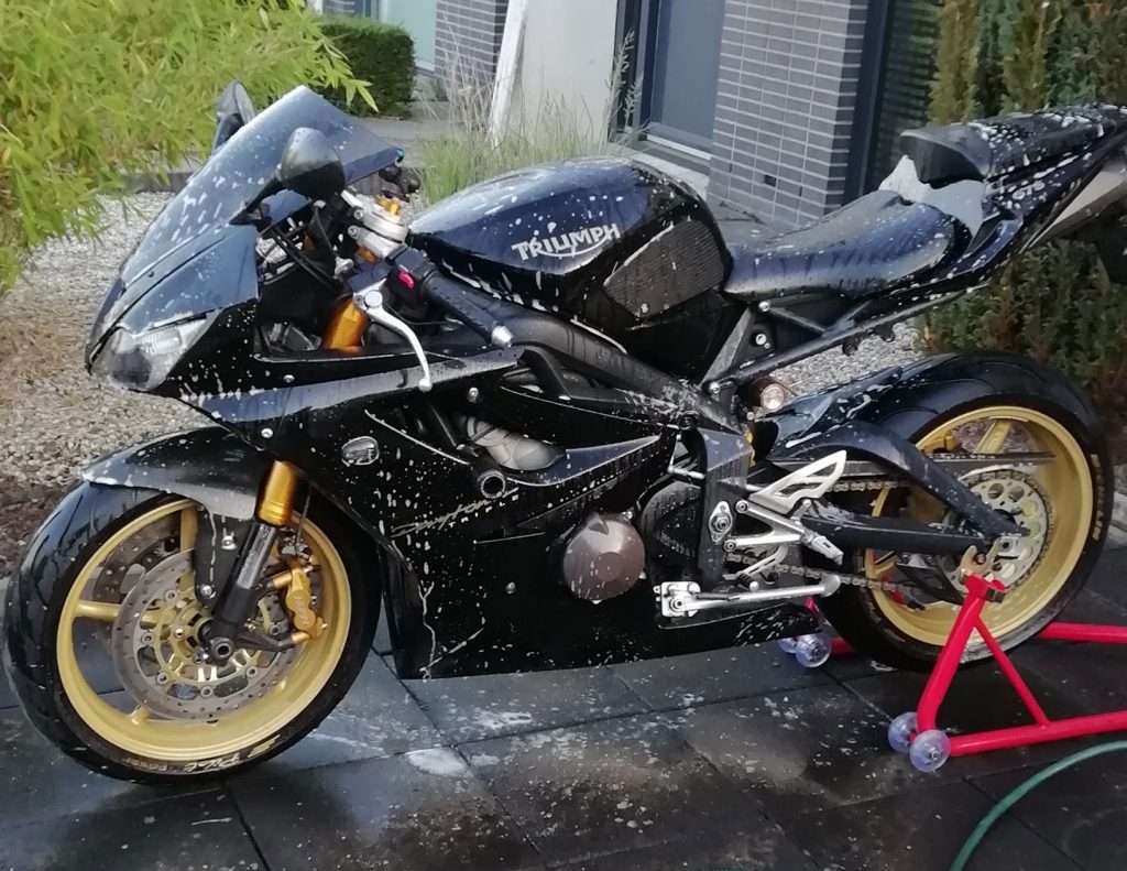 Motor wordt gewassen
