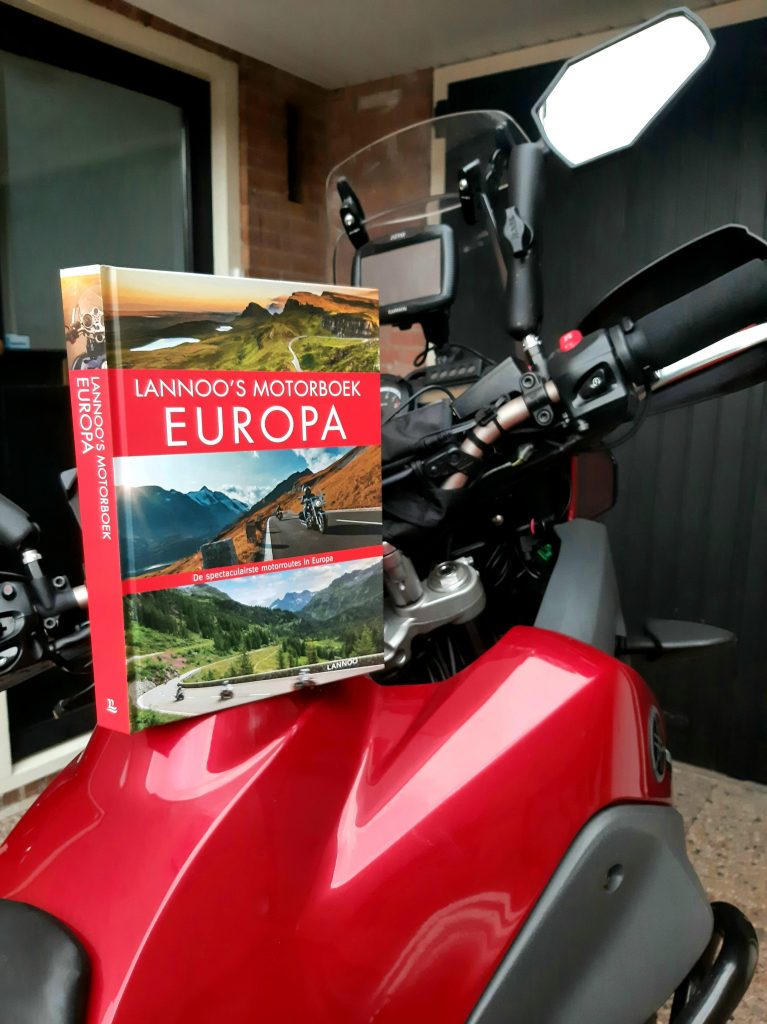 Lannoos motorboek Europa - foto motormeiden. Fotocredits: Iris Windmeijer
