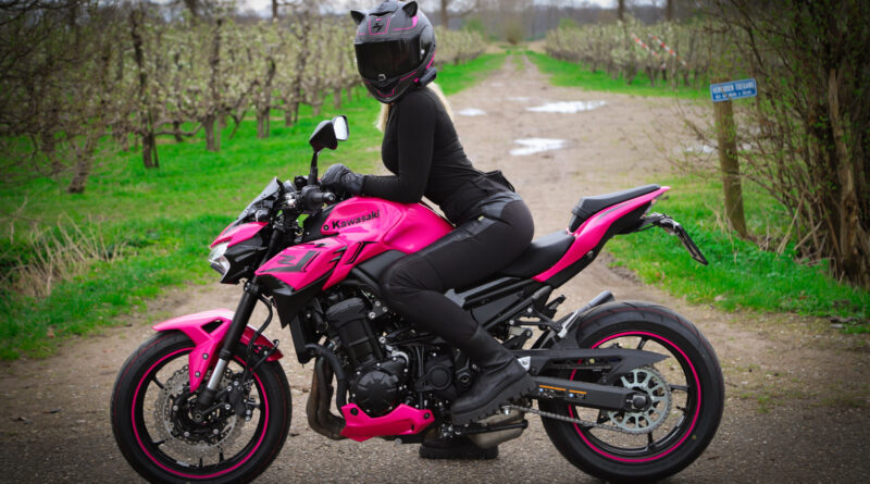 Interview: ‘Ik ben geen meisjemeisje maar die dikke fiets moest toch echt wel roze!’