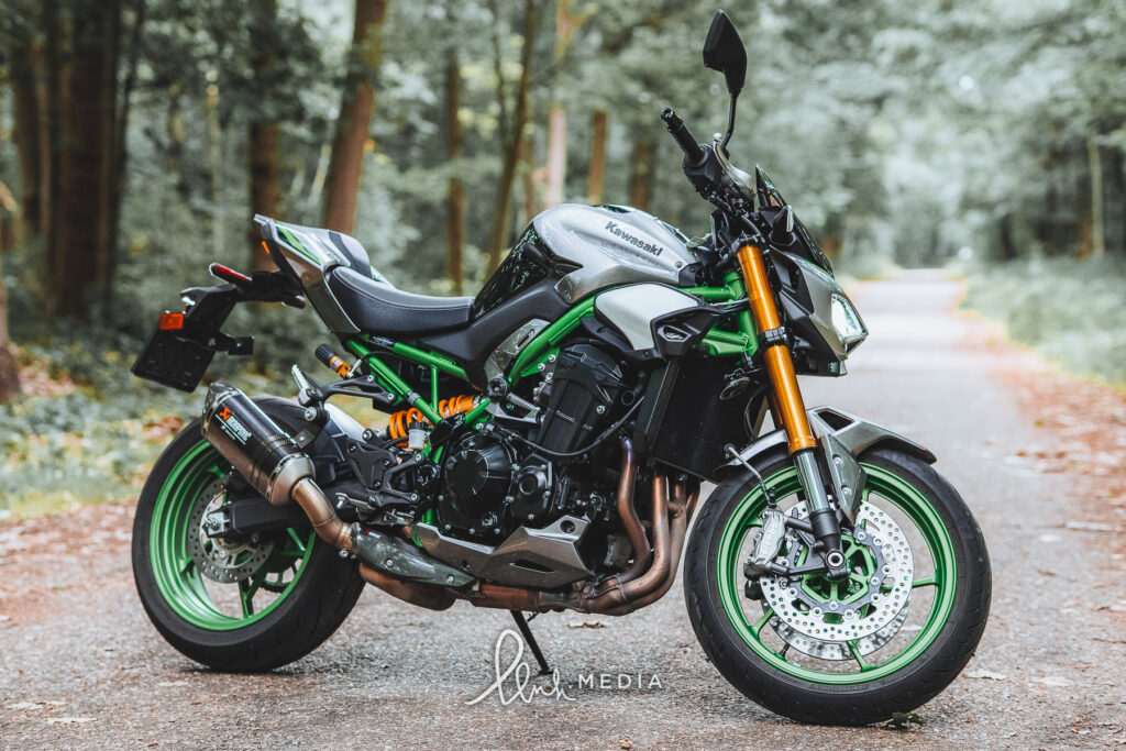Kawasaki Z900 SE door llnk.media