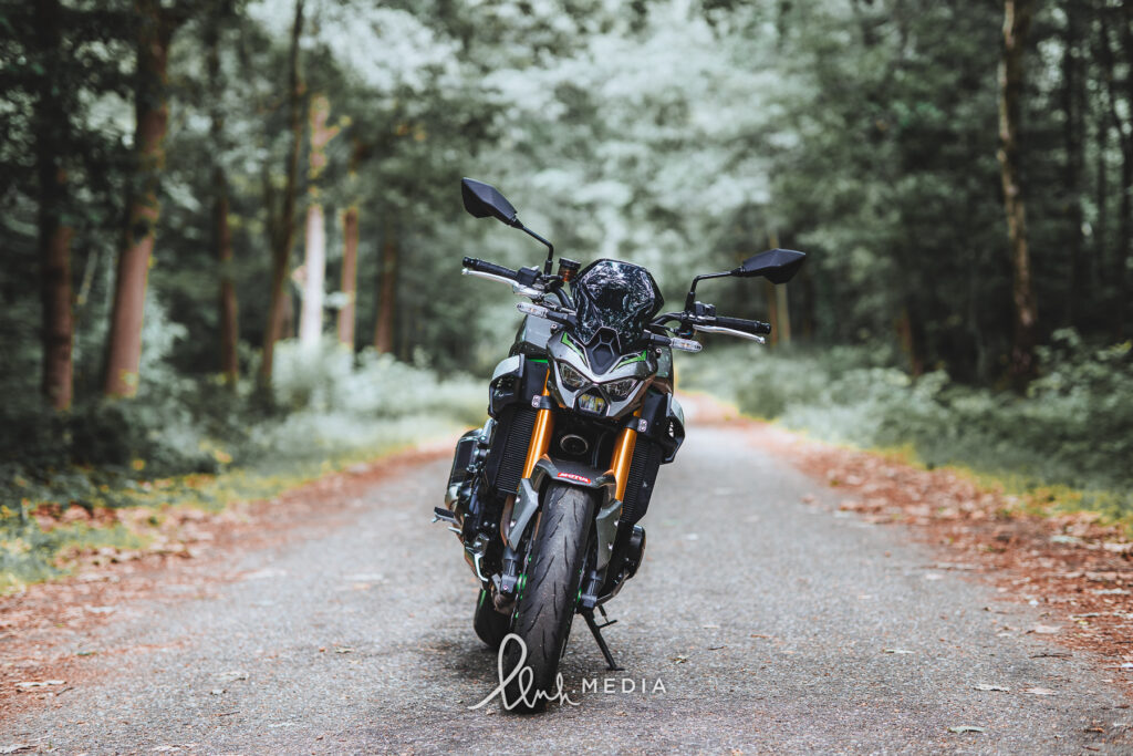 Kawasaki Z900 SE door llnk.media